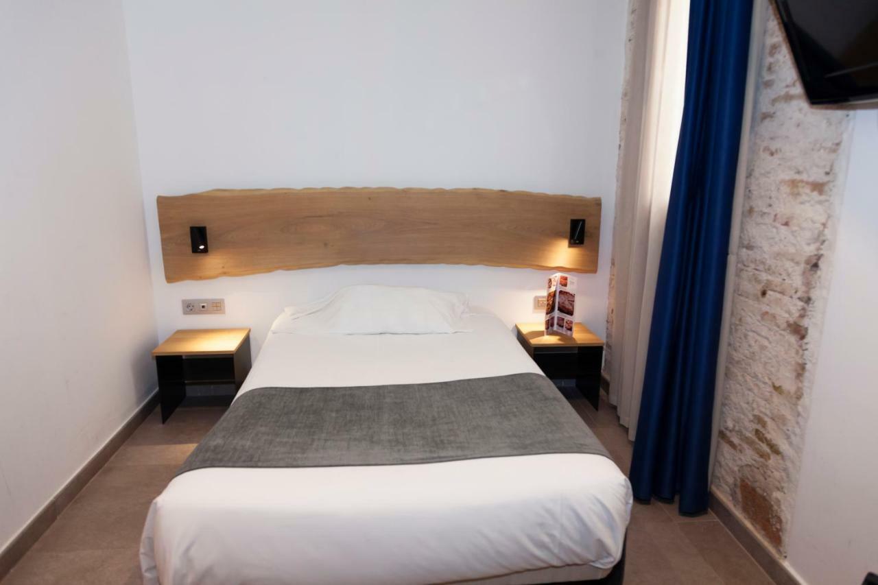 Hostal Paris — Photos 1